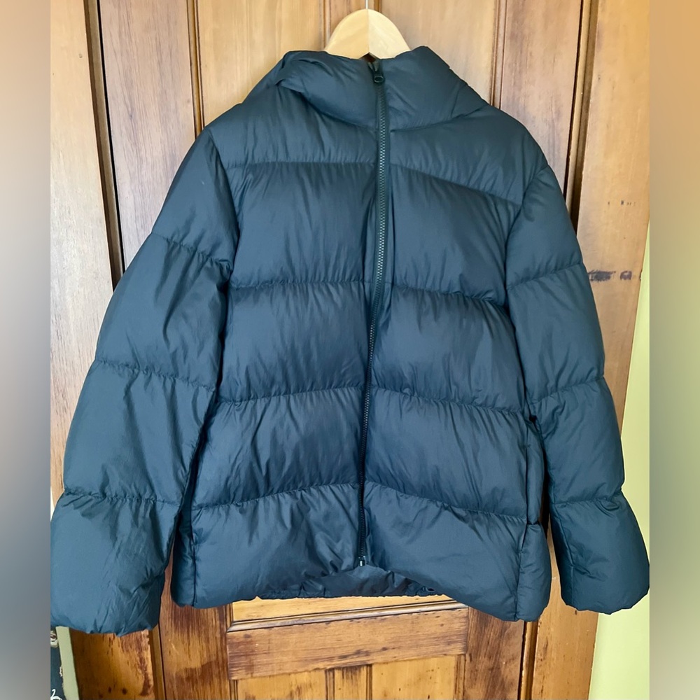 Uniqlo black puffer jacket